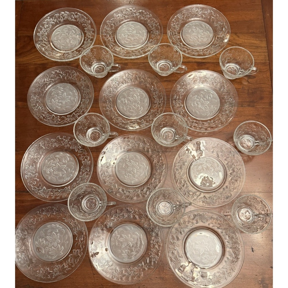 22 Pc Princess House Fantasia Glassware Lot 12 Plates 10 Cups Poinsettia Vtg‎